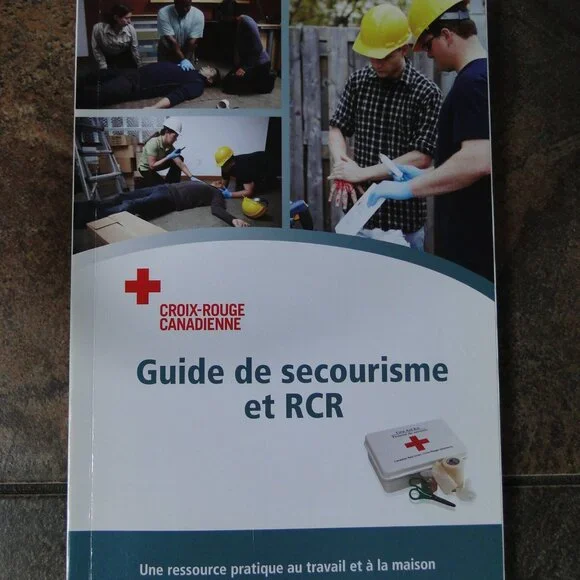 Guide de secourisme et RCR FRANCAIS SEULEMENT - Picture 1 of 2